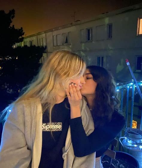 cute lesbian couples lesbian love want a girlfriend photo couple girls kissing hopeless