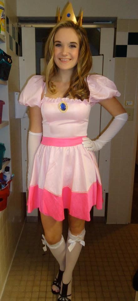 Princess Peach Costume Easy