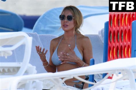 Lisa Hochstein Shows Off Her Busty And Fit Figure 16 Photos