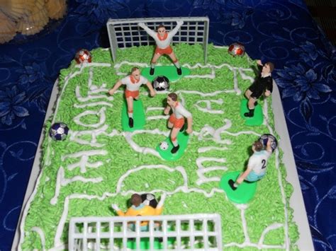 Kek padang golf berkacang : Kek Padang Bola guna Resepi Red Velvet | CERITA ORANG MERSING..