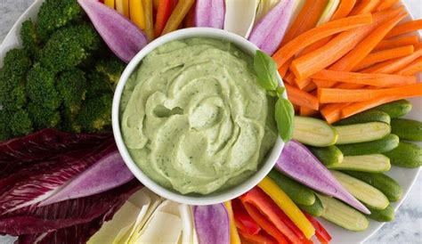 Si compone di verdure crude tagliate alla julienne e scelte a piacere tra anche i ravanelli si prestano perfettamente al pinzimonio e una buona abitudine per chi è a dieta può. Ricetta Pinzimonio esotico - Le Ricette di Buonissimo