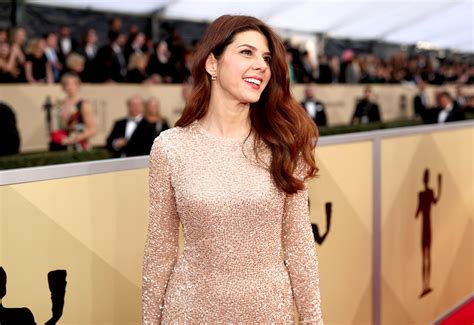 Sag Awards 2018 Marisa Tomei Wavy Hairstyle Stylist How To Usweekly