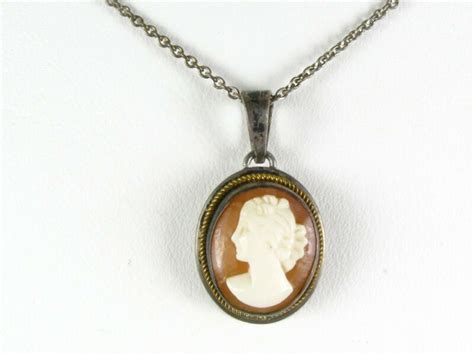 Antique Sterling Silver Cameo Pendant Ladies Necklace 27g 16l