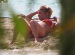 Jessica Simpson Wearing A Bikini In French Polynesia July
