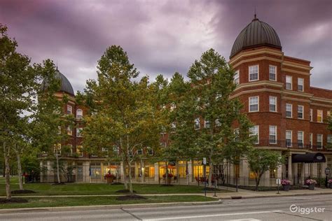 Luxury Home @ Easton Town Center | Rent this location on Giggster