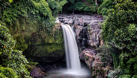 Fonds Decran Indonésie Chute Deau Tegenungan Waterfall Bali Falaise