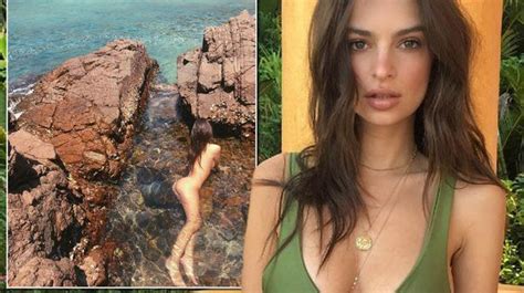 Emily Ratajkowski Goes Completely Naked In Sexy Holiday Snap From