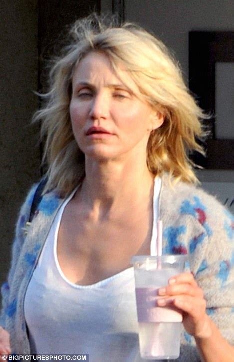 Cameron Diaz Looks To Be In Dire Need Of Sleep Daily Mail Online