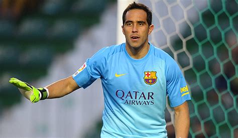 Latest on real betis goalkeeper claudio bravo including news, stats, videos, highlights and more on espn. Claudio Bravo (FC Barcelone) - Les gardiens de but les ...