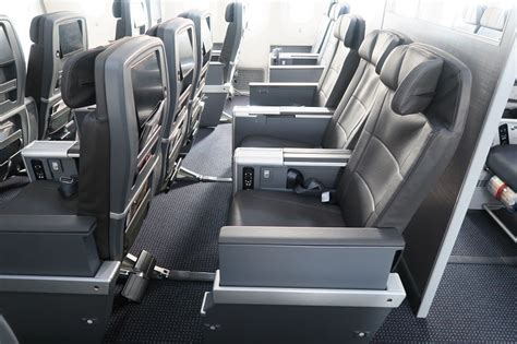 Review American Airlines 787 9 Premium Economy Seat