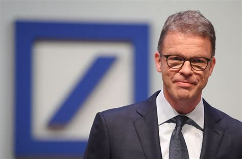 1 für den übertrag von depotvolumen oder die anlage von kontoguthaben in wertpapieren von mindestens 10.000 euro auf ein depot der deutschen bank erhalten sie bis zum 31. Umbaupläne der Deutschen Bank: Eine Großbank auf der Kippe ...