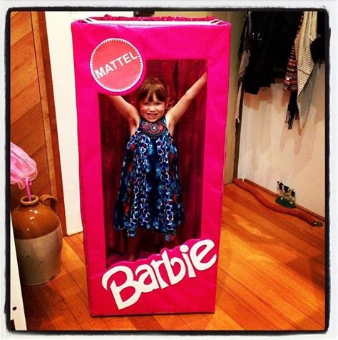 Life Size Barbie Box To Take Photos In Foto