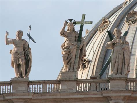 Piazza San Pietro Statues San Pietro Statue San