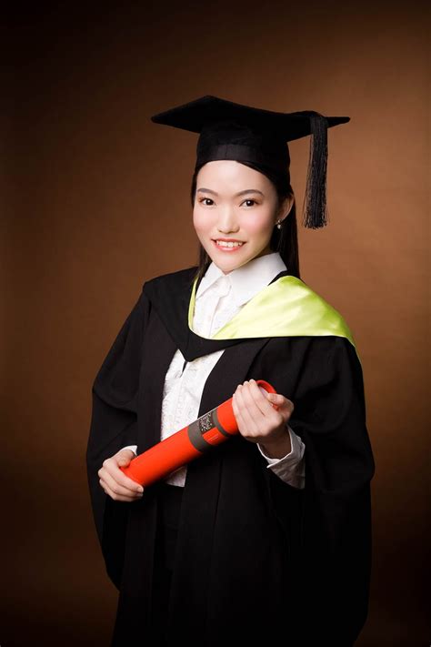 Our uk style chalkface black bachelor degree gown is a high quality garment made from 100% poly. Graduation Photography in Natural Light | White Room Studio