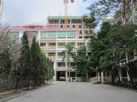 Điểm chuẩn năm 2019 là 24 điểm. Top 30 trường đại học tốt nhất có điểm chuẩn dưới 20 ...