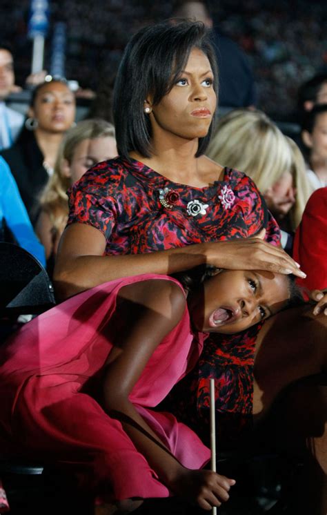 Sasha Obama Yawns During Dads Inaugural Address Sparks Twitter Love