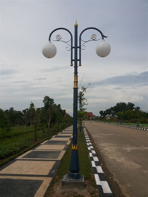 Lampu Taman Tiang Homecare24