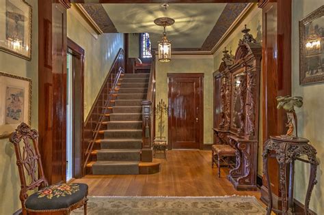 Warren buffett is a master at explaining complex transactions to ordinary individuals, as in his celebrated annual letters. Pin by Pete on Beautiful interior. | Expensive houses ...