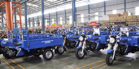 Ada yang berbentuk seperti mobil balap, motor yang memiliki kabin barang, atau juga motor yang didesain untuk lansia. Harga Motor Viar Roda 3 Bekas Surabaya | Bakemotor.org