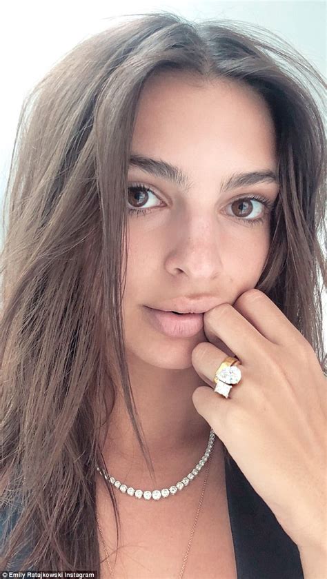 Emily Ratajkowski flaunts HUGE engagement ring for first time | Daily