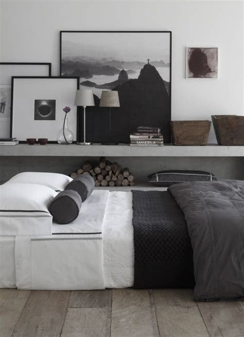 Small bedrooms start feeling cramped quickly if you don't decorate them with an eye toward maximizing space. 10 Simple Ways To Decorate Your Bedroom Effortlessly Chic ...