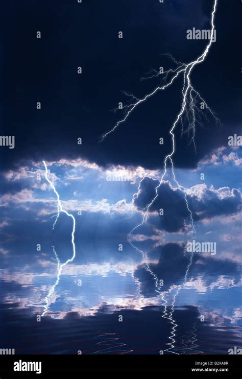 Double Lightning Bolts Hi Res Stock Photography And Images Alamy