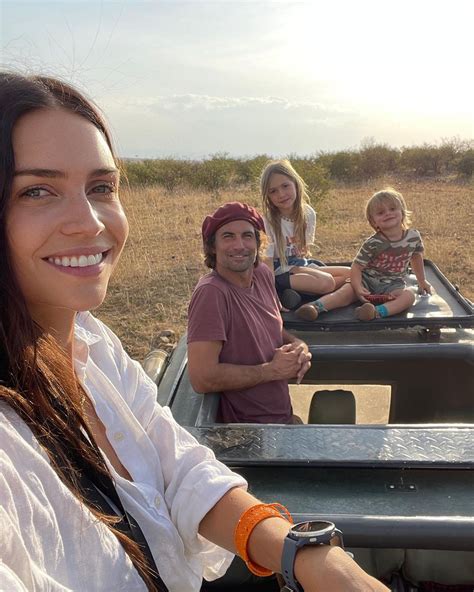 Las Fotos De Las Exóticas Vacaciones De Zaira Nara Y Jakob Von Plessen