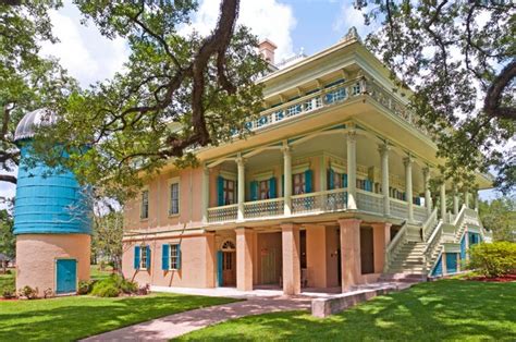 A perfect little piece of paradise to. Antebellum Homes on Southern Plantations Photos | Architectural Digest