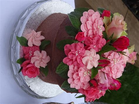 Where to buy edible flowers for cakes. Edible Flowers & Flowerpot Cake | Baking, Recipes and ...