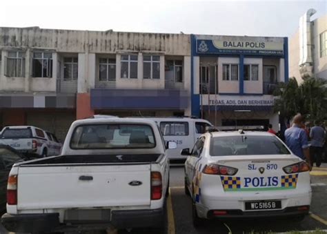 Dah nak raya, dapatkan app untuk digunakan bila kecemasan. Anggota Polis Maut Ditetak, Ditembak Di Balai Polis ...