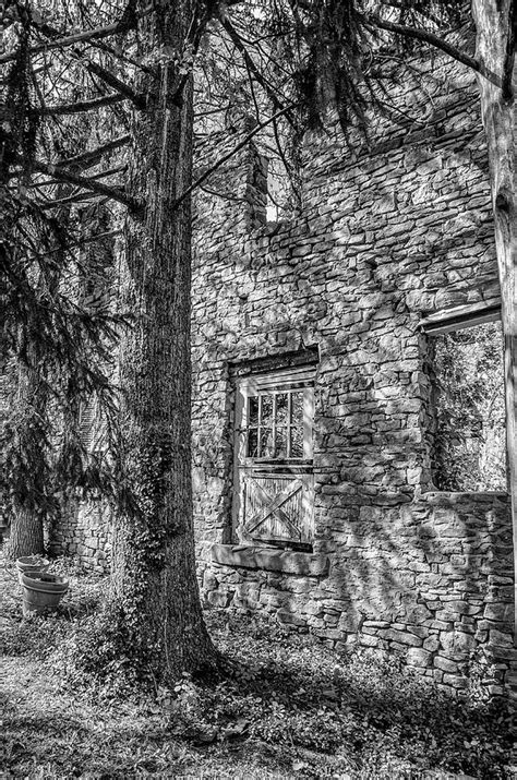 Bridgetown Mill House Ruin In Bucks County In Black And White