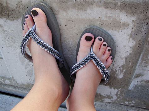 The Pros Of Flip Flops Or Flat Sandals In Girls Green Living Bees