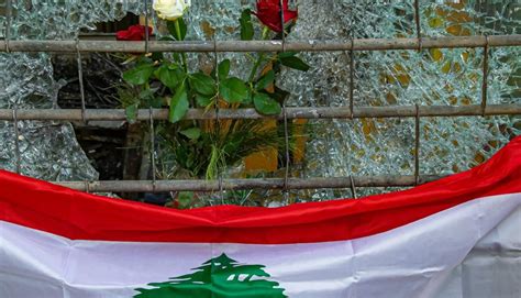 زعمت تقارير إسبانية، اليوم الخميس، إن خوان لابورتا رئيس نادي برشلونة لم يفقد الأمل في إقناع بيب جوارديولا مدرب مانشستر سيتي الإنجليزي بالعودة إلى كامب نو مجددا، مضيفة أنه سيتواصل معه عقب نهائي دوري أبطال أوروبا. ننزِف ونتمسك بالأمل | النهار