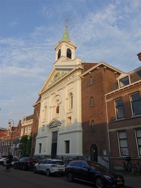 Haarlem, kath. St. Antonius von Padua Kirche, erbaut 1843 (26.08.2016