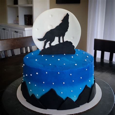 Wolf Silhouette Howling At The Moon Cake In 2023 Wolf Cake Animal