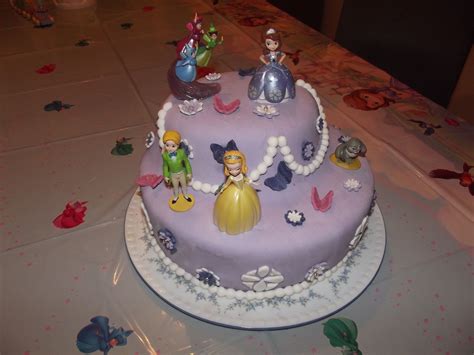 Weitere ideen zu kindergeburtstag, prinzessinnen torte, kuchen. Prinzessin Sofia die Erste Torte mit Fondant | Cake ...