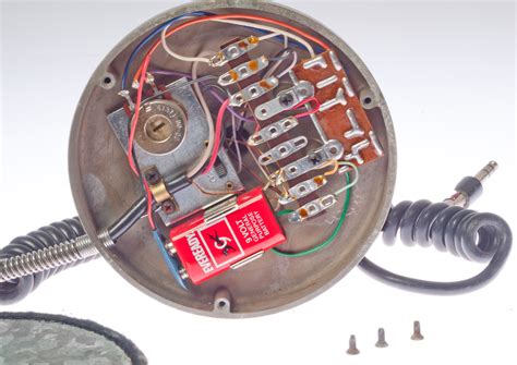 D104 Microphone Wiring