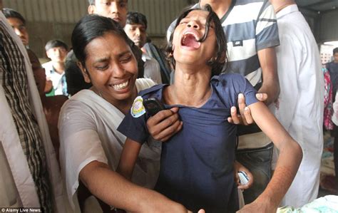 Bangladesh Building Collapse Daughter S Agony As She Discovers Her Mother Is Among Dead In