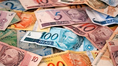 Grande Abundância E Quantidade De Dinheiro