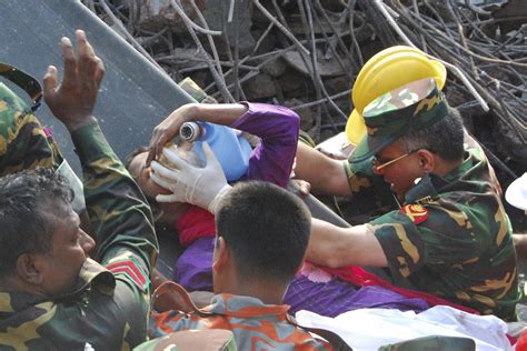Bangladesh Factory Collapse Woman Survives For Days In Rubble London Evening Standard