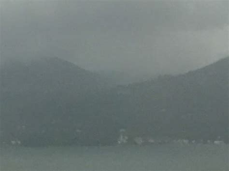 Già oggi il governo potrebbe firmare la dichiarazione di stato di emergenza per il piemonte, provato dalle piogge che hanno distrutto strade, ponti case e altre infrastrutture, isolando una vasta porzione di territorio al confine con. Maltempo Lombardia: allerta rossa nelle province di Bergamo, Como, Lecco e Varese