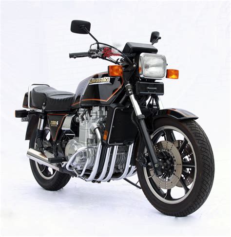 The kawasaki 1300 which was released in 1979, one year after the honda and failed to compete in any respect especially at 694lbs, almost 150 more than i was a natural step for honda to capitalize on the famous racing bikes of the 60's, 250 and 350 6 cylinder mechanical marvels that sounded awesome. Classic Collectable: Kawasaki Z1300 Six - Bike Review