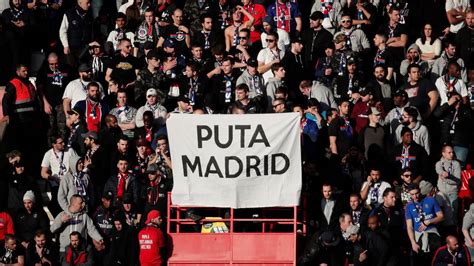 Болельщики ПСЖ вывесили плакат Puta Madrid — Realmadridone