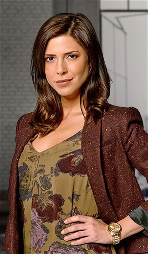 Angie Everett Played By Cindy Sampson Cast Private Eyes