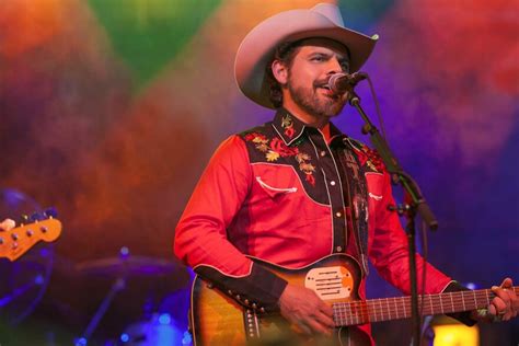 Country Music Star Rick Trevino Sings About Latin American Identity Tpr