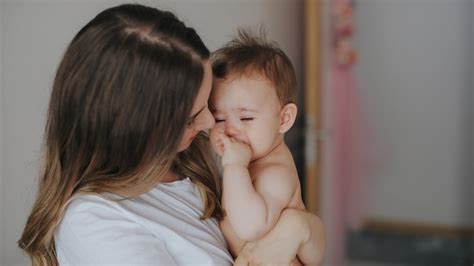 Por Qué Dejar Llorar A Tu Bebé Para Que Aprenda A Dormir Puede No Ser