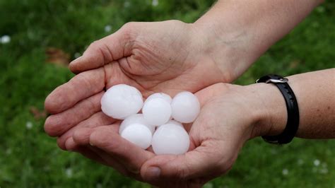 Here's what the science but here's what we do know. How hail is formed - YouTube