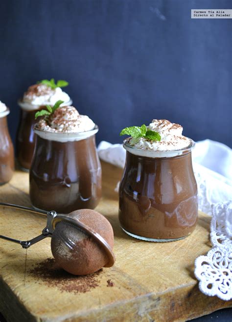 La mousse de chocolate y tofu es un postre para diversos tipos de dieta, pues no lleva azúcar y tiene pocas grasas, las del propio tofu, porque el chocolate empleado es cacao puro en polvo, desgrasado y sin azúcar. Mousse cremosa de chocolate y aguacate. Receta de postre ...