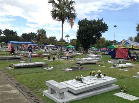 Santos ave., sucat, paranaque city. Some pinoys spent the night at holy cross manila memorial ...