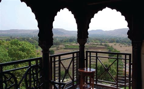 Majestic Fort Jadhavgadh